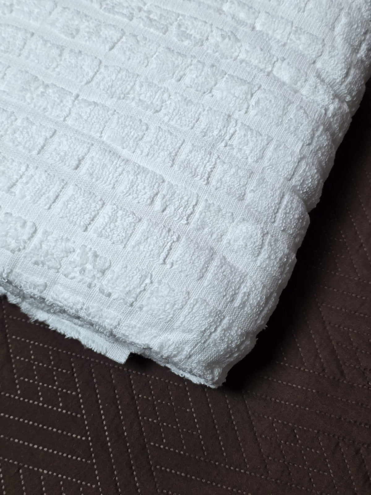 Premium Towel Ihram Square Pattern